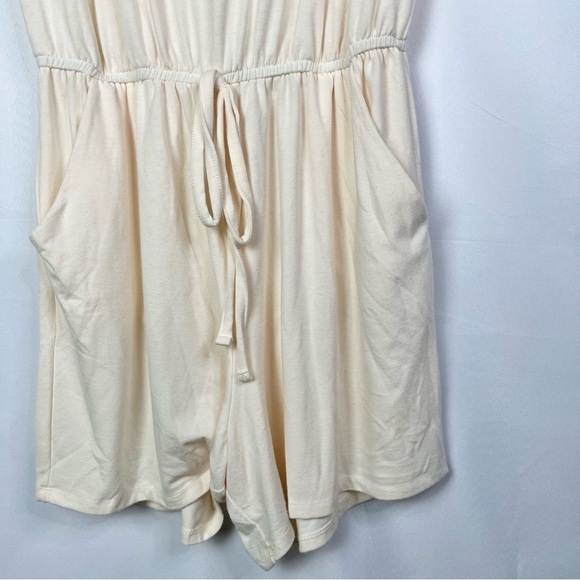 Zenana Cream Short Sleeve Shorts Romper M - Picture 5 of 5